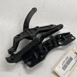 2007 - 2013 MERCEDES S550 W221 FRONT RIGHT PASSENGER SIDE HOOD HINGE BRACKE