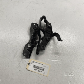 2007 - 2013 MERCEDES S550 W221 FRONT RIGHT PASSENGER SIDE HOOD HINGE BRACKE