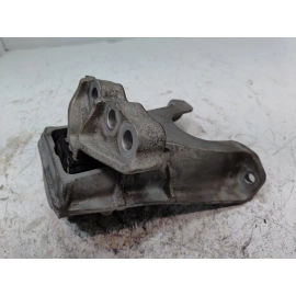 2016-2021 HONDA CIVIC FRONT PASSENGER SIDE ENGINE MOUNT SUPPORT BRACKET OEM 2016-2021 HONDA CIVIC FRONT PASSENGER SIDE ENGINE MOUNT SUPPORT BRACKET OEM