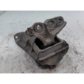 2016-2021 HONDA CIVIC FRONT PASSENGER SIDE ENGINE MOUNT SUPPORT BRACKET OEM 2016-2021 HONDA CIVIC FRONT PASSENGER SIDE ENGINE MOUNT SUPPORT BRACKET OEM