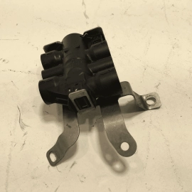 2018-2020 BMW 530XE G30 FRONT EXHAUST MUFFLER PIPE MOUNT BRACKET SUPPORT OEM