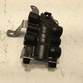 2018-2020 BMW 530XE G30 FRONT EXHAUST MUFFLER PIPE MOUNT BRACKET SUPPORT OEM