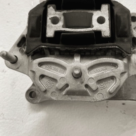 AUDI 18-23 A5 SPORTBACK 2.0L ENGINE TRANSMISSION MOUNT SUPPORT BRACKET OEM