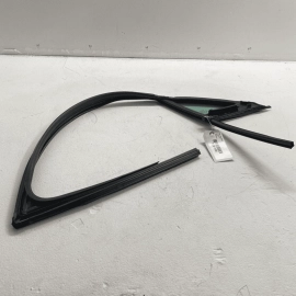 KIA K5 2021 - 2023 FRONT DRIVER DOOR WINDOW RUN CHANNEL SEAL W/ FIXED GLASS