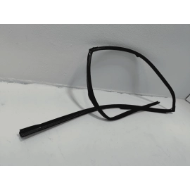 2016-2021 HONDA PILOT FRONT RIGHT SIDE DOOR WINDOW GLASS RUN CHANNEL SEAL OEM