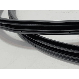 2016-2022 HONDA PILOT FRONT LEFT DRIVER SIDE DOOR BODY WEATHERSTRIP SEAL OEM