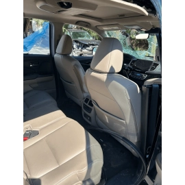 HONDA PILOT REAR PASSENGER SIDE DOOR WINDOW BELT CHROME MOLDING 2017-2022 OEM HONDA PILOT REAR PASSENGER SIDE DOOR WINDOW BELT CHROME MOLDING 2017-2022 OEM