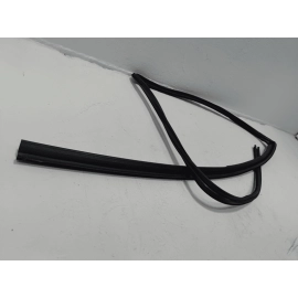 HONDA PILOT REAR RIGHT DOOR GLASS RUN CHANNEL WEATHERSTRIP SEAL 2016-2022 OEM