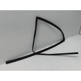 HONDA PILOT REAR RIGHT DOOR GLASS RUN CHANNEL WEATHERSTRIP SEAL 2016-2022 OEM