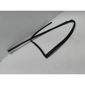 HONDA PILOT REAR RIGHT DOOR GLASS RUN CHANNEL WEATHERSTRIP SEAL 2016-2022 OEM