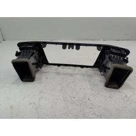 2018-2019 VOLKSWAGEN ATLAS DASH CENTER INNER AIR VENT GRILLE OEM