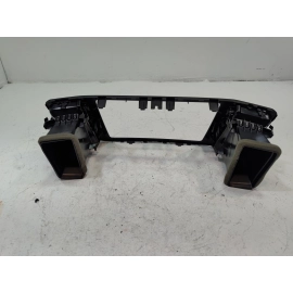 2018-2019 VOLKSWAGEN ATLAS DASH CENTER INNER AIR VENT GRILLE OEM