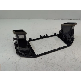 2018-2019 VOLKSWAGEN ATLAS DASH CENTER INNER AIR VENT GRILLE OEM