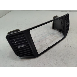 2018-2019 VOLKSWAGEN ATLAS DASH CENTER INNER AIR VENT GRILLE OEM