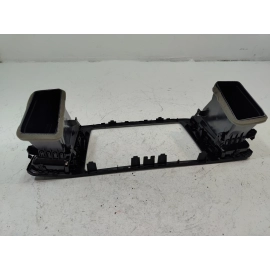 2018-2019 VOLKSWAGEN ATLAS DASH CENTER INNER AIR VENT GRILLE OEM