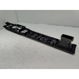 2018-2019 VOLKSWAGEN ATLAS DASH PASSENGER SIDE TRIM COVER W/ AIR VENT GRILLE OEM