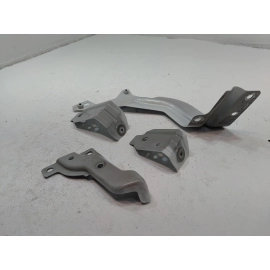 2018-2020 VOLKSWAGEN ATLAS FRONT PASSENGER FENDER REINFORCEMENT BRACKET SET OEM