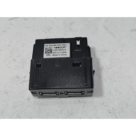 2018-2021 VOLKSWAGEN ATLAS CENTER CONSOLE DUAL 2 USB PORT HUB OEM