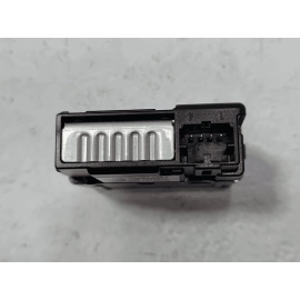 2018-2021 VOLKSWAGEN ATLAS CENTER CONSOLE DUAL 2 USB PORT HUB OEM