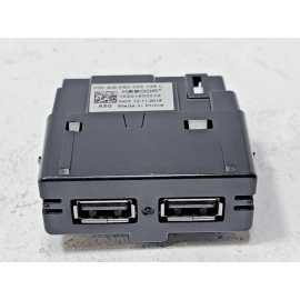 2018-2021 VOLKSWAGEN ATLAS CENTER CONSOLE DUAL 2 USB PORT HUB OEM