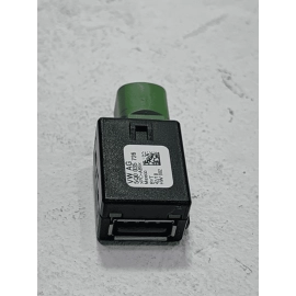 2018-2021 VOLKSWAGEN ATLAS CENTER CONSOLE USB PORT HUB OEM