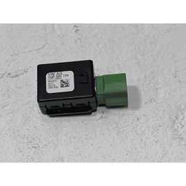 2018-2021 VOLKSWAGEN ATLAS CENTER CONSOLE USB PORT HUB OEM