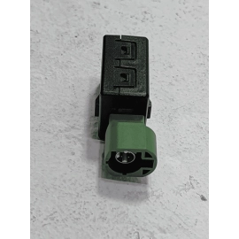2018-2021 VOLKSWAGEN ATLAS CENTER CONSOLE USB PORT HUB OEM