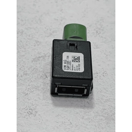 VOLKSWAGEN ATLAS CENTER CONSOLE USB PORT HUB OEM 2018-2021