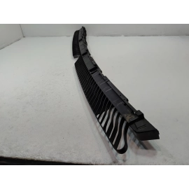 2018-2020 VOLKSWAGEN ATLAS REAR BUMPER CENTER SUPPORT BRACKET OEM