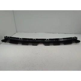2018-2020 VOLKSWAGEN ATLAS REAR BUMPER CENTER SUPPORT BRACKET OEM