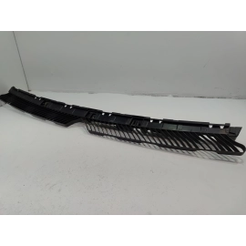 2018-2020 VOLKSWAGEN ATLAS REAR BUMPER CENTER SUPPORT BRACKET OEM