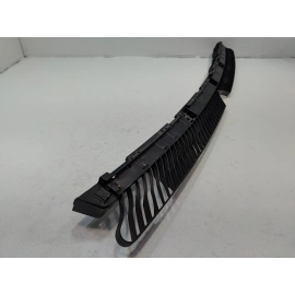 2018-2020 VOLKSWAGEN ATLAS REAR BUMPER CENTER SUPPORT BRACKET OEM