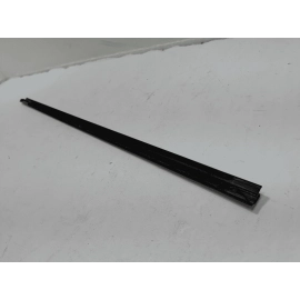 18-2025 VOLKSWAGEN ATLAS FRONT RIGHT PASSENGER SIDE DOOR WINDOW BELT MOLDING OEM