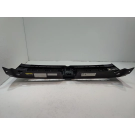 2018-2020 Volkswagen Atlas Front Bumper Apper Grille Assembly OEM