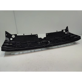 2018-2020 Volkswagen Atlas Front Bumper Apper Grille Assembly OEM