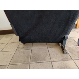 2018-2020 VOLKSWAGEN ATLAS REAR RIGHT SIDE 3RD ROW SEAT CUSHION OEM 2018-2020 VOLKSWAGEN ATLAS REAR RIGHT SIDE 3RD ROW SEAT CUSHION OEM