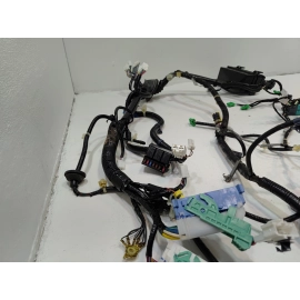 2019-2020 HONDA PILOT DRIVER SIDE ENGINE ROOM WIRE WIRING HARNESS W/FUSE BOX OEM 2019-2020 HONDA PILOT DRIVER SIDE ENGINE ROOM WIRE WIRING HARNESS W/FUSE BOX OEM