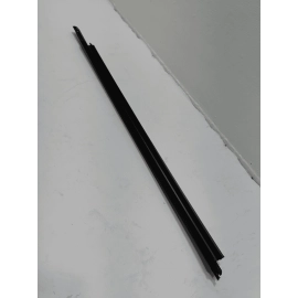 2016-2019 FORD EXPLORER FRONT PASSENGER WINDOW INNER BELT WEATHERSTRIP SEAL OEM