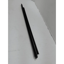 2016-2019 FORD EXPLORER FRONT PASSENGER WINDOW INNER BELT WEATHERSTRIP SEAL OEM