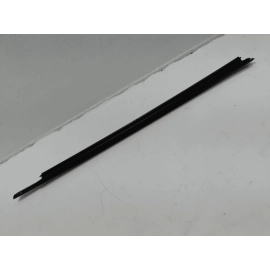 2016-2019 FORD EXPLORER FRONT PASSENGER WINDOW INNER BELT WEATHERSTRIP SEAL OEM