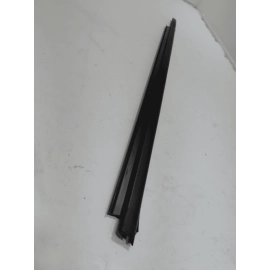 2016-2019 FORD EXPLORER FRONT PASSENGER WINDOW INNER BELT WEATHERSTRIP SEAL OEM