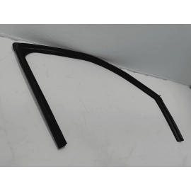 FORD EXPLORER 11-19 FRONT PASSENGER DOOR GLASS RUN CHANNEL WEATHERSTRIP SEAL OEM FORD EXPLORER 11-19 FRONT PASSENGER DOOR GLASS RUN CHANNEL WEATHERSTRIP SEAL OEM