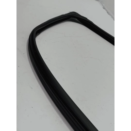 FORD EXPLORER 11-19 FRONT PASSENGER DOOR GLASS RUN CHANNEL WEATHERSTRIP SEAL OEM FORD EXPLORER 11-19 FRONT PASSENGER DOOR GLASS RUN CHANNEL WEATHERSTRIP SEAL OEM
