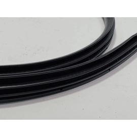 FORD EXPLORER 11-19 FRONT RIGHT PASSENGER SIDE DOOR BODY WEATHERSTRIP SEAL OEM FORD EXPLORER 11-19 FRONT RIGHT PASSENGER SIDE DOOR BODY WEATHERSTRIP SEAL OEM