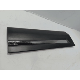 2016 - 2019 FORD EXPLORER REAR RIGHT PASSENGER SIDE DOOR LOWER MOLDING OEM 2016 - 2019 FORD EXPLORER REAR RIGHT PASSENGER SIDE DOOR LOWER MOLDING OEM