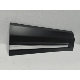 2016 - 2019 FORD EXPLORER REAR RIGHT PASSENGER SIDE DOOR LOWER MOLDING OEM 2016 - 2019 FORD EXPLORER REAR RIGHT PASSENGER SIDE DOOR LOWER MOLDING OEM