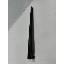 16-19 FORD EXPLORER REAR  PASSENGER DOOR WINDOW INNER BELT WEATHERSTRIP SEAL OEM 16-19 FORD EXPLORER REAR  PASSENGER DOOR WINDOW INNER BELT WEATHERSTRIP SEAL OEM