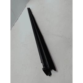 16-19 FORD EXPLORER REAR  PASSENGER DOOR WINDOW INNER BELT WEATHERSTRIP SEAL OEM 16-19 FORD EXPLORER REAR  PASSENGER DOOR WINDOW INNER BELT WEATHERSTRIP SEAL OEM