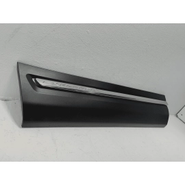 2017 - 2019 FORD EXPLORER FRONT LEFT DRIVER SIDE DOOR LOWER MOLDING OEM 2017 - 2019 FORD EXPLORER FRONT LEFT DRIVER SIDE DOOR LOWER MOLDING OEM