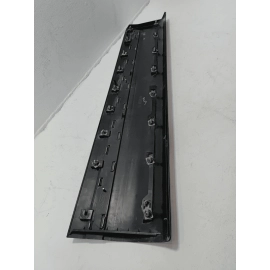2017 - 2019 FORD EXPLORER FRONT LEFT DRIVER SIDE DOOR LOWER MOLDING OEM 2017 - 2019 FORD EXPLORER FRONT LEFT DRIVER SIDE DOOR LOWER MOLDING OEM